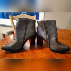 Mossimo Boots Womens 7.5 Ankle Booties Brown Faux Leather